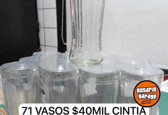 Hogar - Mí hija Vende vasos y mesa con 6 puff - En Venta