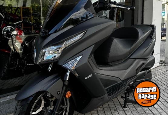 Motos - Kymco XTOWN 250 2024 Nafta 6600Km - En Venta