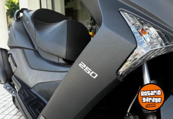 Motos - Kymco XTOWN 250 2024 Nafta 6600Km - En Venta