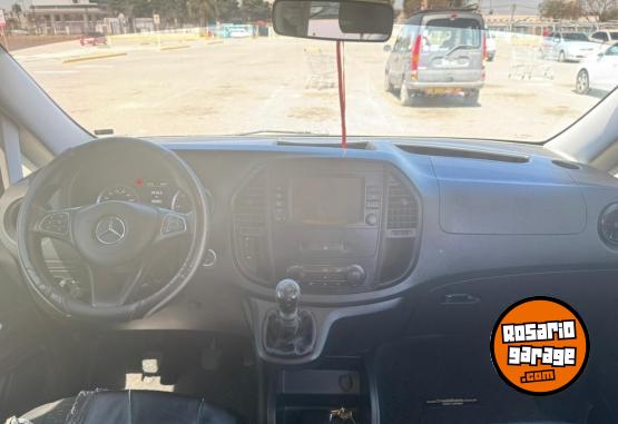 Utilitarios - Mercedes Benz Vito plus aa 2022 Diesel 118000Km - En Venta