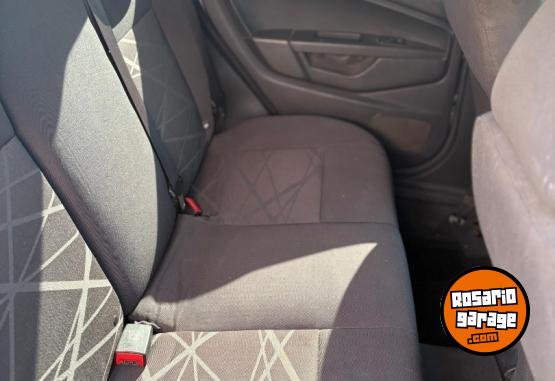 Autos - Ford Fiesta kinetic 2014 GNC 95000Km - En Venta