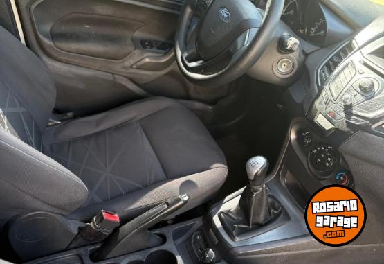 Autos - Ford Fiesta kinetic 2014 GNC 95000Km - En Venta