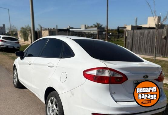 Autos - Ford Fiesta kinetic 2014 GNC 95000Km - En Venta