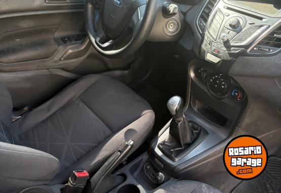 Autos - Ford Fiesta kinetic 2014 GNC 95000Km - En Venta