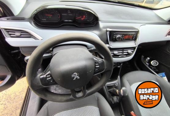 Autos - Peugeot 208 active 2014 Nafta 230000Km - En Venta