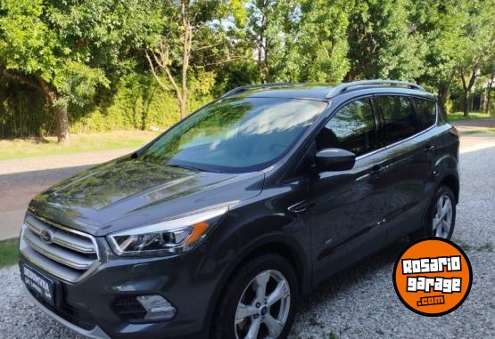 Camionetas - Ford KUGA 4X4 AT TITANIUM 2017 Nafta 120000Km - En Venta