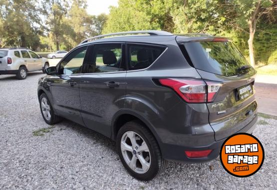 Camionetas - Ford KUGA 4X4 AT TITANIUM 2017 Nafta 120000Km - En Venta