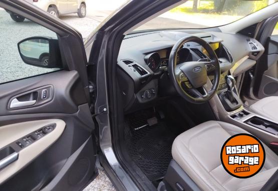 Camionetas - Ford KUGA 4X4 AT TITANIUM 2017 Nafta 120000Km - En Venta