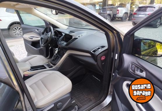 Camionetas - Ford KUGA 4X4 AT TITANIUM 2017 Nafta 120000Km - En Venta