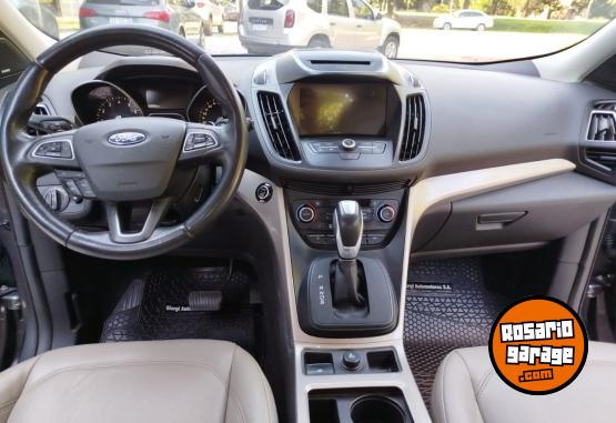 Camionetas - Ford KUGA 4X4 AT TITANIUM 2017 Nafta 120000Km - En Venta