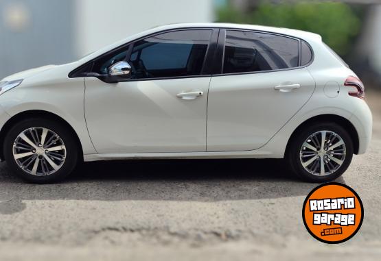 Autos - Peugeot 208 2017 Nafta 96000Km - En Venta
