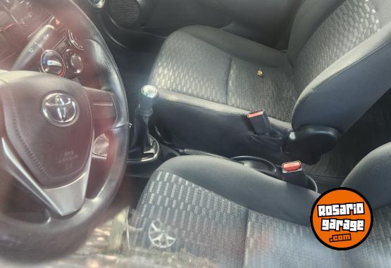 Autos - Toyota Etios 2015 Nafta 96000Km - En Venta