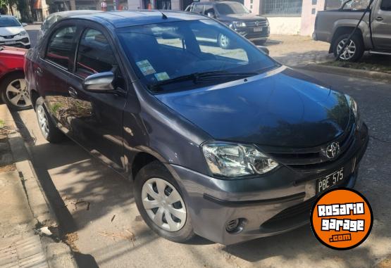Autos - Toyota Etios 2015 Nafta 96000Km - En Venta