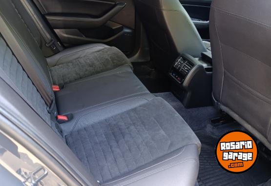 Autos - Volkswagen Passat highline dsg 2018 Nafta 155000Km - En Venta