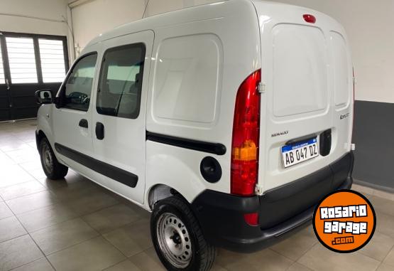 Utilitarios - Renault Kangoo 2017 GNC 128000Km - En Venta