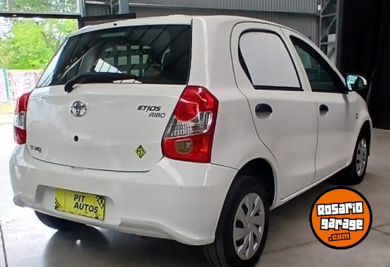 Autos - Toyota ETIOS AIBO 2023 Nafta 39000Km - En Venta