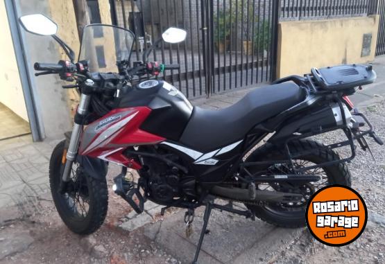 Motos - Motomel SKUA 2022 Nafta 15000Km - En Venta