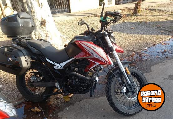 Motos - Motomel SKUA 2022 Nafta 15000Km - En Venta