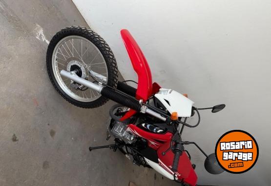 Motos - Honda Tornado 250 2020 Nafta 2100Km - En Venta