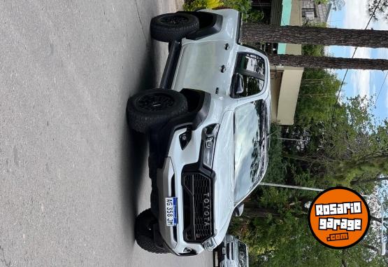 Camionetas - Toyota Hilux GR 2023 Diesel 47000Km - En Venta