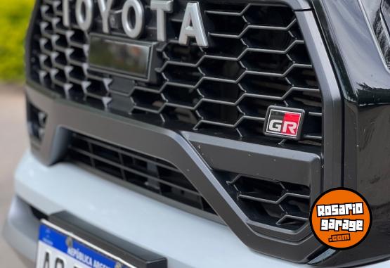 Camionetas - Toyota Hilux GR 2023 Diesel 47000Km - En Venta