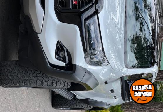Camionetas - Toyota Hilux GR 2023 Diesel 47000Km - En Venta