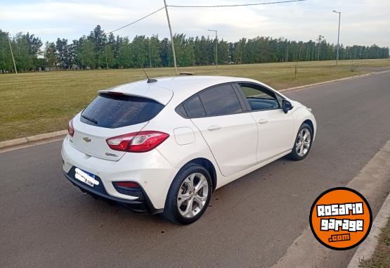 Autos - Chevrolet Cruze LT 2018 Nafta 100300Km - En Venta