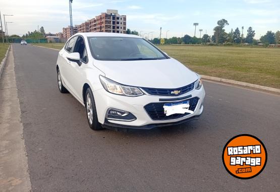 Autos - Chevrolet Cruze LT 2018 Nafta 100300Km - En Venta