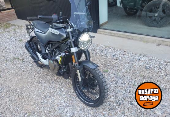 Motos - Husqvarna Svartpilen 401 2022 Nafta 1800Km - En Venta