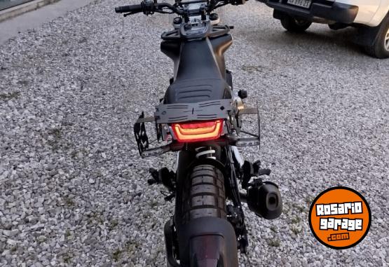 Motos - Husqvarna Svartpilen 401 2022 Nafta 1800Km - En Venta