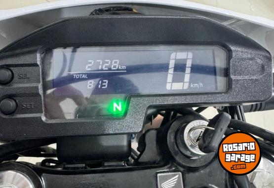 Motos - Honda Tornado 2024 Nafta 2700Km - En Venta