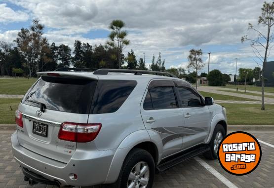 Camionetas - Toyota HILUX SW4 2010 Diesel 227000Km - En Venta