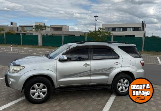 Camionetas - Toyota HILUX SW4 2010 Diesel 227000Km - En Venta