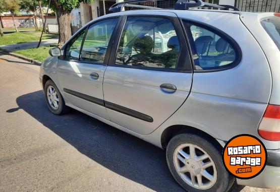 Autos - Renault Scenic 2005 Nafta 210000Km - En Venta