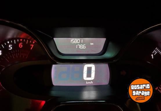 Autos - Renault CAPTUR 2020 Nafta 15000Km - En Venta