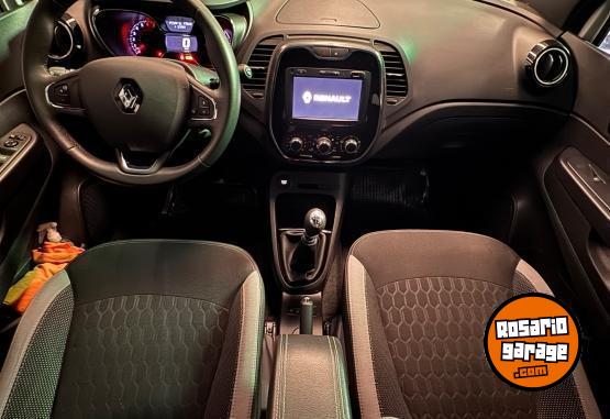 Autos - Renault CAPTUR 2020 Nafta 15000Km - En Venta