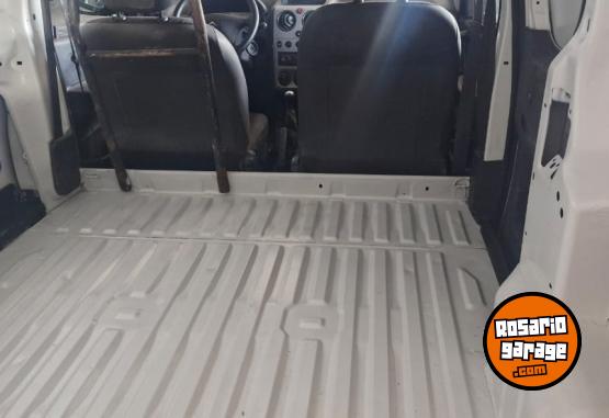 Utilitarios - Citroen BERLINGO BUSINESS 1.6 VTI 2023 Nafta 23400Km - En Venta