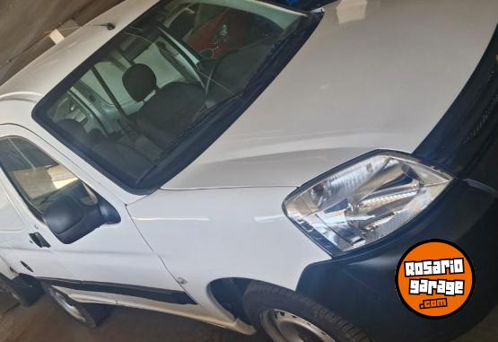 Utilitarios - Citroen BERLINGO BUSINESS 1.6 VTI 2023 Nafta 23400Km - En Venta