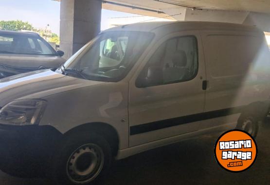 Utilitarios - Citroen BERLINGO BUSINESS 1.6 VTI 2023 Nafta 23400Km - En Venta