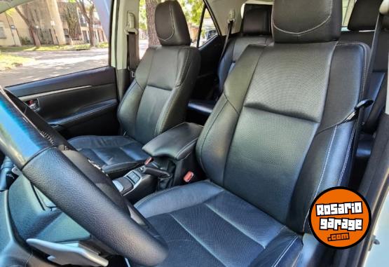 Camionetas - Toyota Hilux SW4 SRX 7AS AT 2021 Diesel 108000Km - En Venta