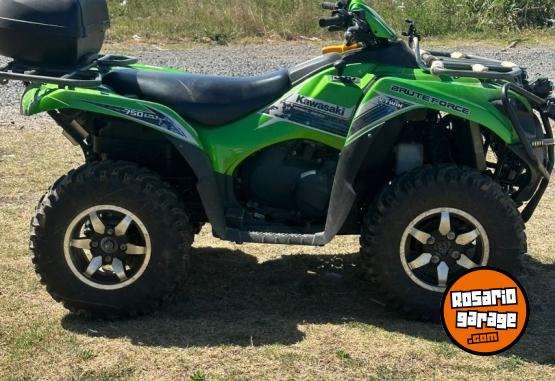 Cuatris y UTVs - Kawasaki CUATRICICLO 4X4 2013  1500Km - En Venta