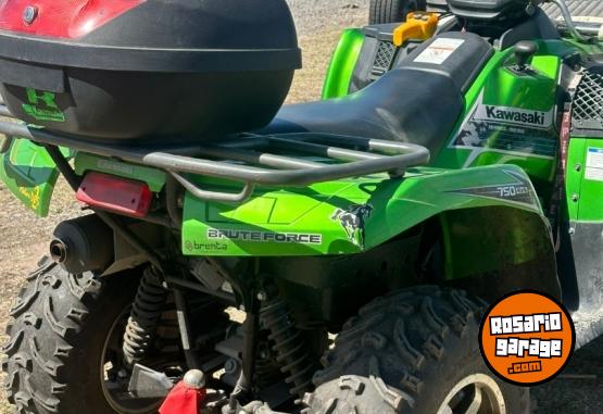 Cuatris y UTVs - Kawasaki CUATRICICLO 4X4 2013  1500Km - En Venta