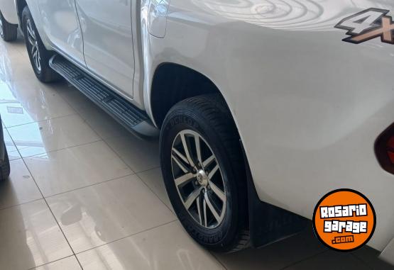 Camionetas - Toyota Hilux 2019 Diesel 129000Km - En Venta