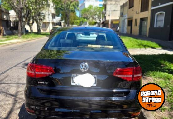 Autos - Volkswagen Vento 2015 Nafta 180000Km - En Venta