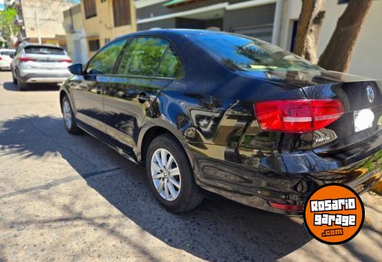 Autos - Volkswagen Vento 2015 Nafta 180000Km - En Venta