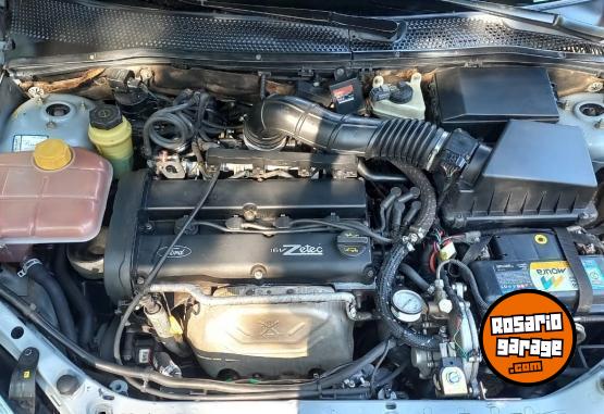 Autos - Ford Focus 1.8 16V Zetec 2001 GNC 268000Km - En Venta