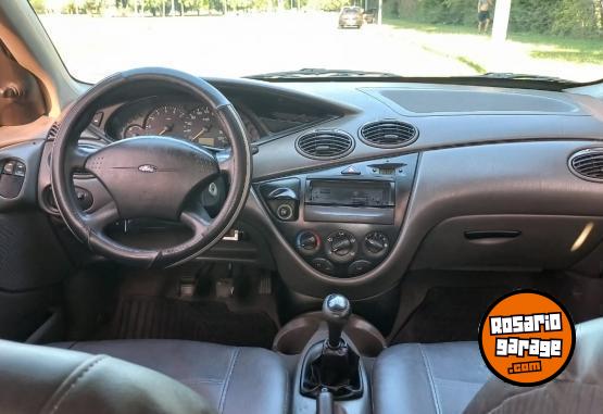 Autos - Ford Focus 1.8 16V Zetec 2001 GNC 268000Km - En Venta