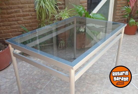 Hogar - Mesa Vidrio y Aluminio - En Venta