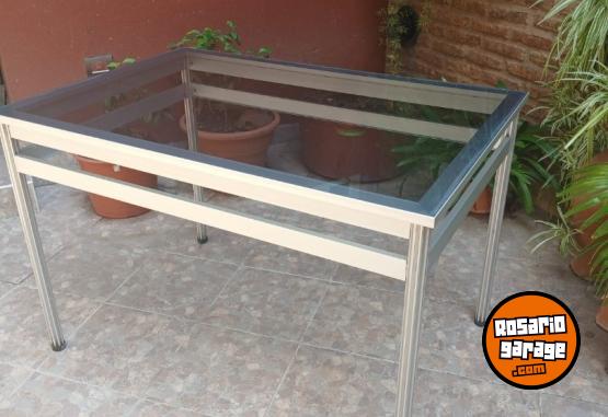 Hogar - Mesa Vidrio y Aluminio - En Venta
