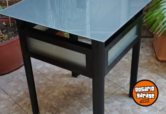 Hogar - Mesa de Vidrio y Aluminio - En Venta